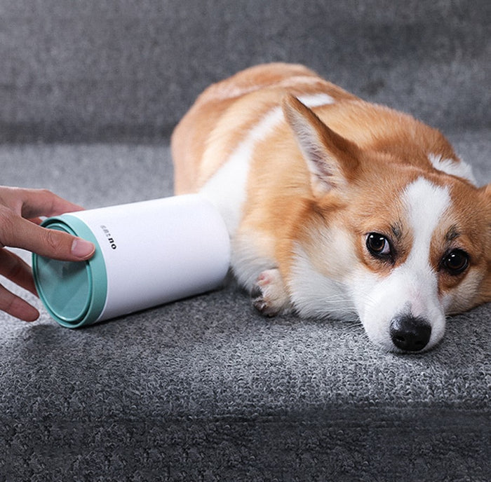 Tazza portatile per pulizia zampe di animali domestici con pettine in silicone morbido